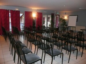 Meeting facility - (Avesnelles)