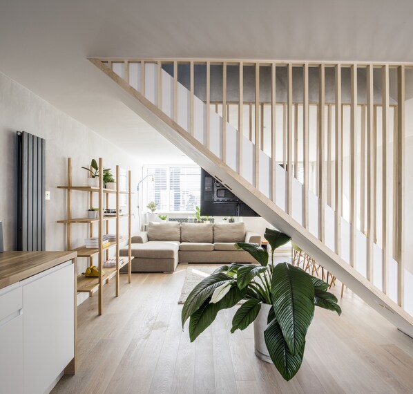 Leilighet – design, 2 soverom | Oppholdsområde | Flatskjerm-TV