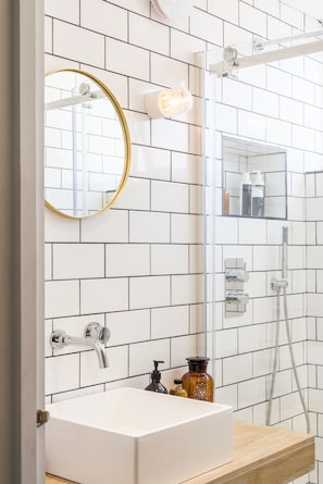 Design Apartment, 2 Bedrooms | Bathroom