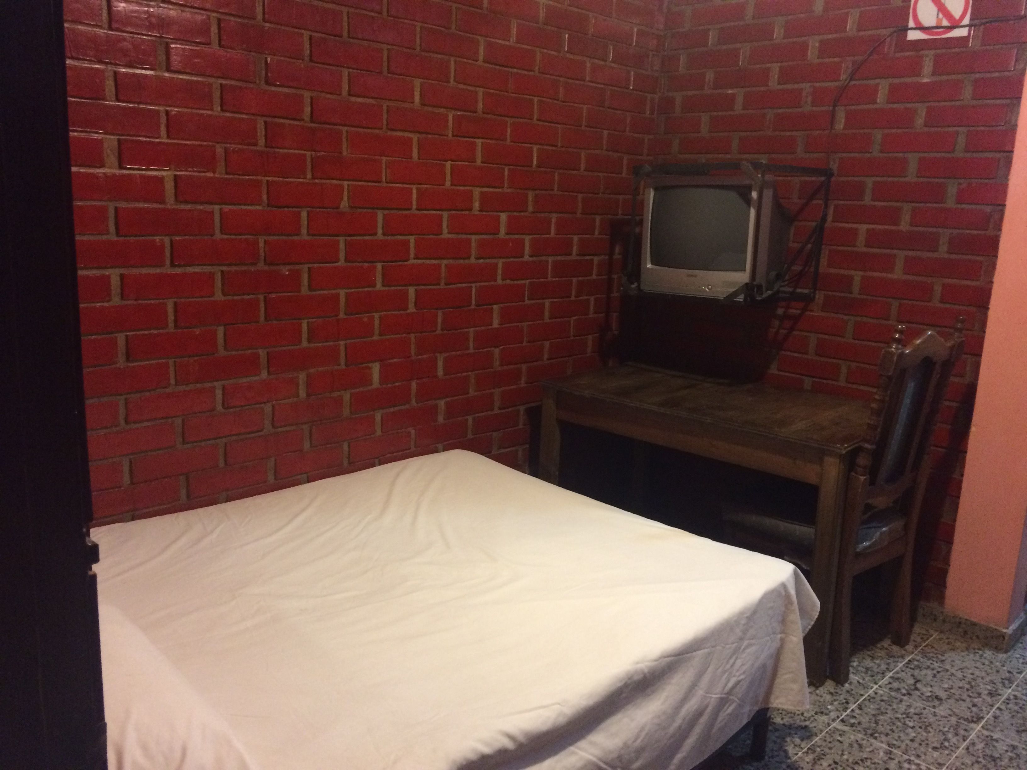 double room | free wifi, bed sheets
