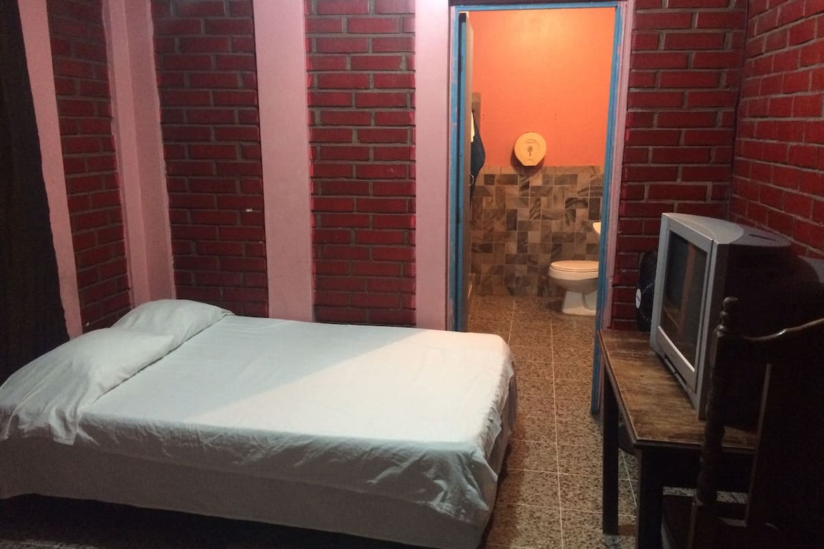 Habitación doble | Wifi gratis y ropa de cama