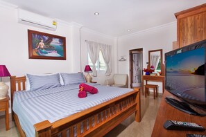 Comfort Villa, 4 Bedrooms | 4 bedrooms, in-room safe, laptop workspace, iron/ironing board - Baan Nomella (Pattaya)