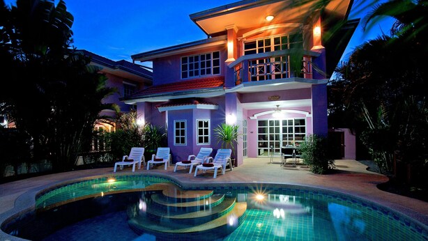 Front of property – evening/night - Baan Duan (Pattaya)