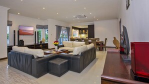 Comfort-Villa, 5 Schlafzimmer | Wohnbereich