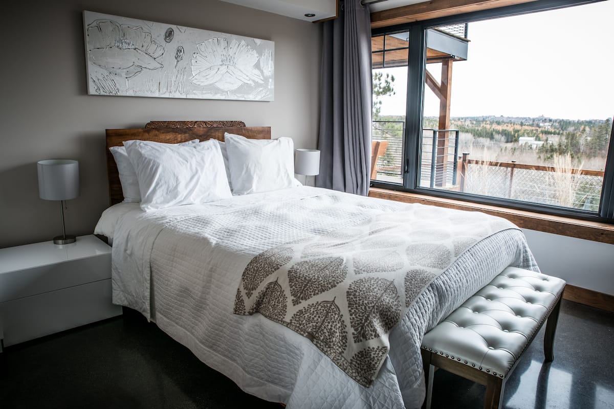 Habitación, 1 cama Queen size (Chic) | Espacio para trabajar con laptop, cortinas blackout y insonorización