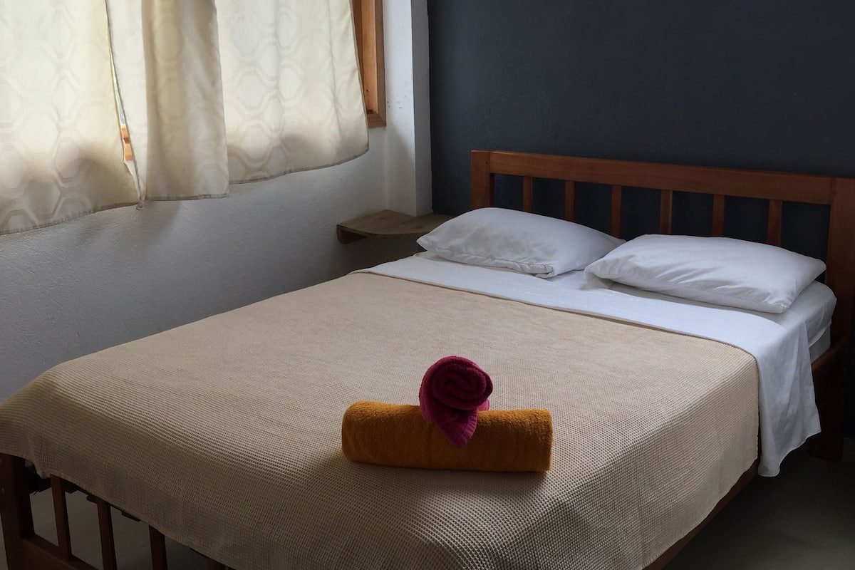 Dobbeltrom – executive, 1 queensize-seng, privat bad, executive-nivå | Sengetøy av topp kvalitet, dundyner, wi-fi (inkludert) og sengetøy