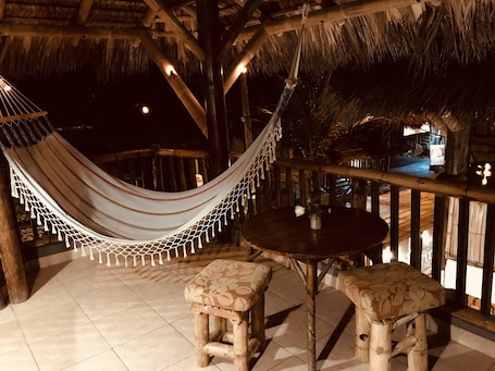 Doppia Basic, 1 letto matrimoniale | Terrazza/patio. La Facha Hostel Restaurant Surf