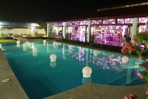 Piscina a l'aire lliure