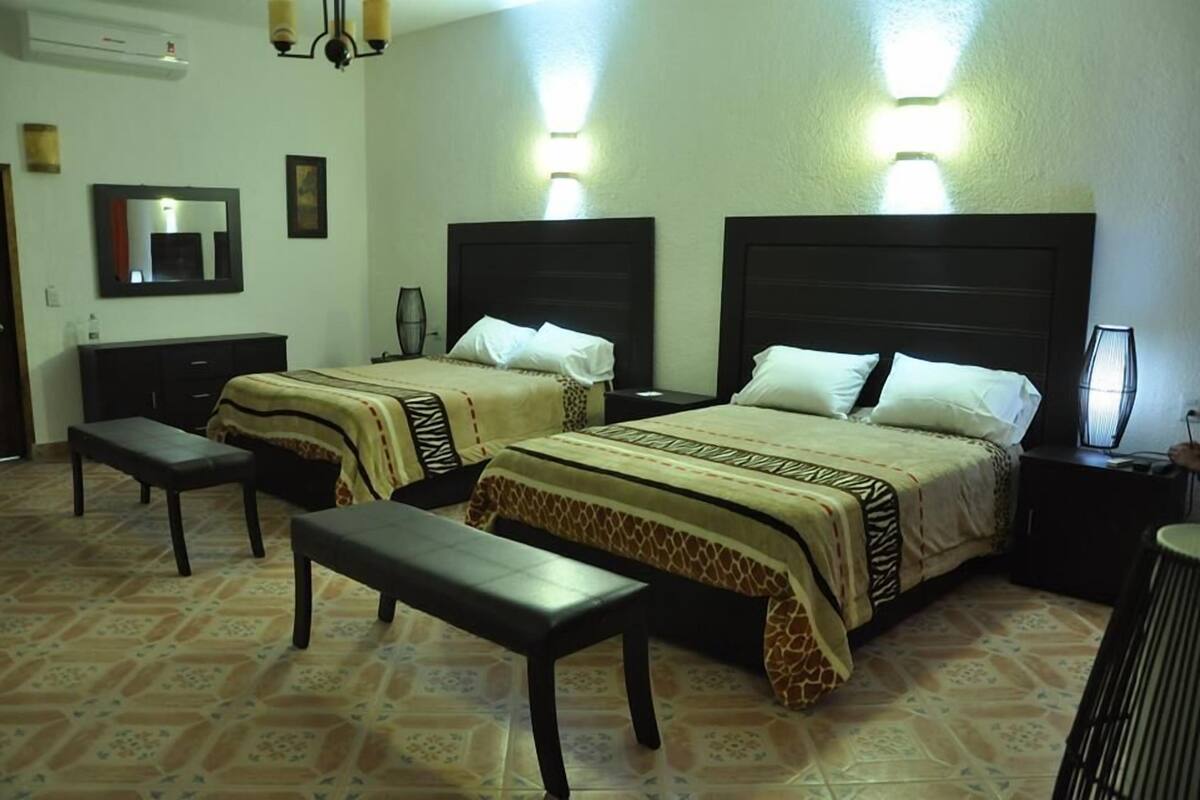 Junior Suite Doble | Down duvets, soundproofing, iron/ironing board (on request), free WiFi