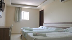 Minibar, desk, iron/ironing board, free WiFi - Altiplano Hotel (João Pessoa)