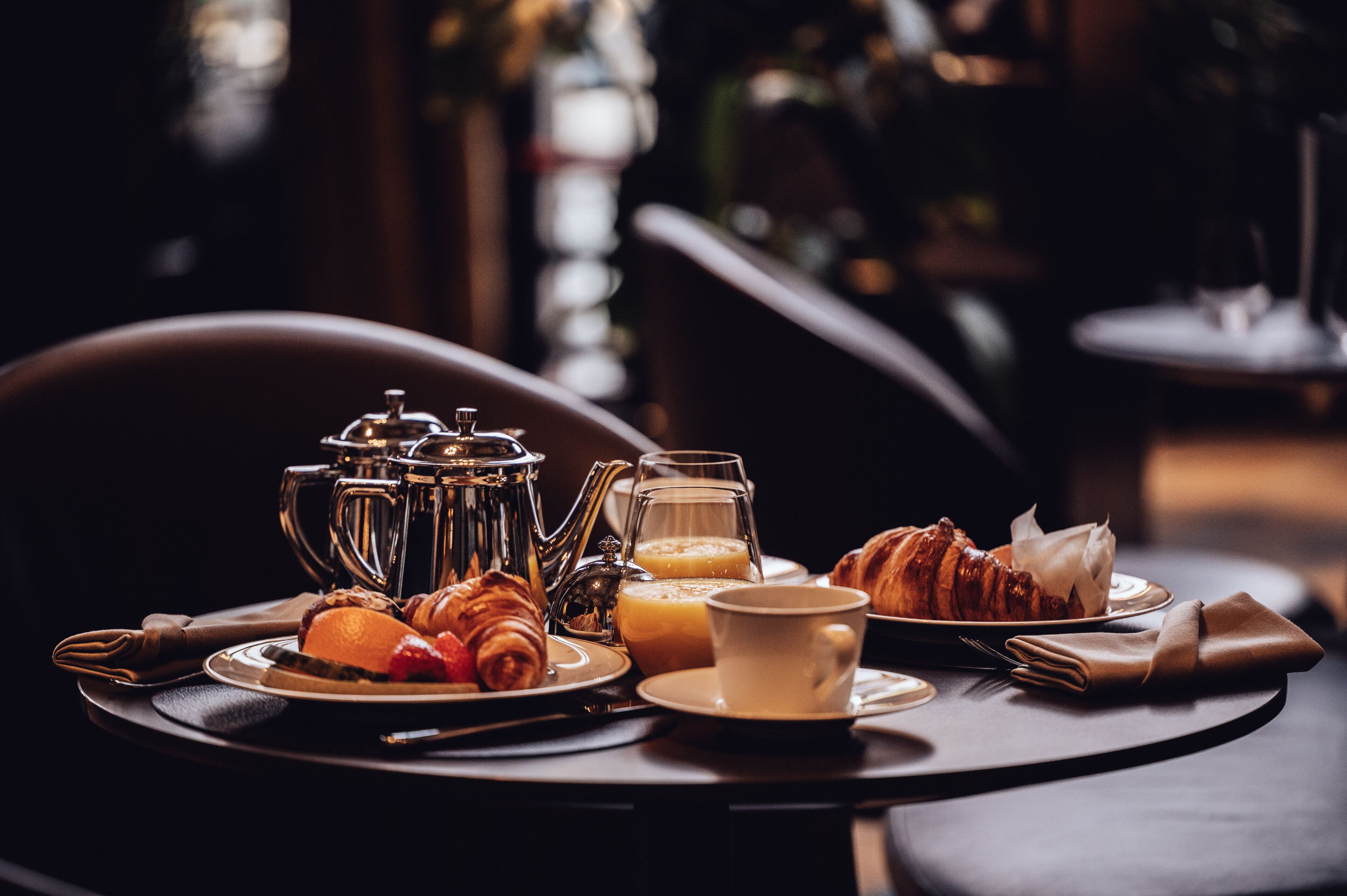 Free daily full breakfast 