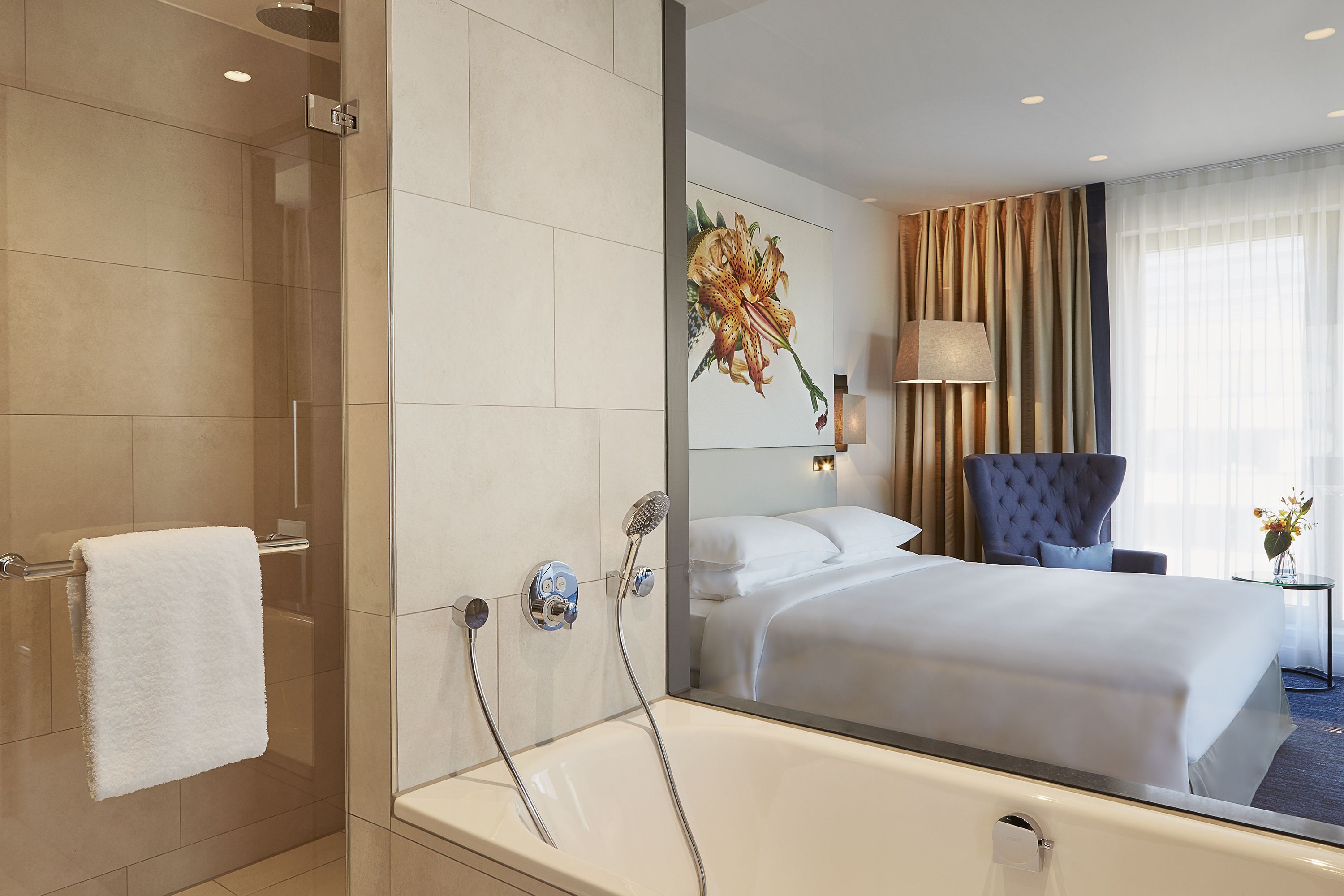 deluxe room, 1 king bed (club access) | bathroom | free toiletries, hair dryer, bathrobes, slippers