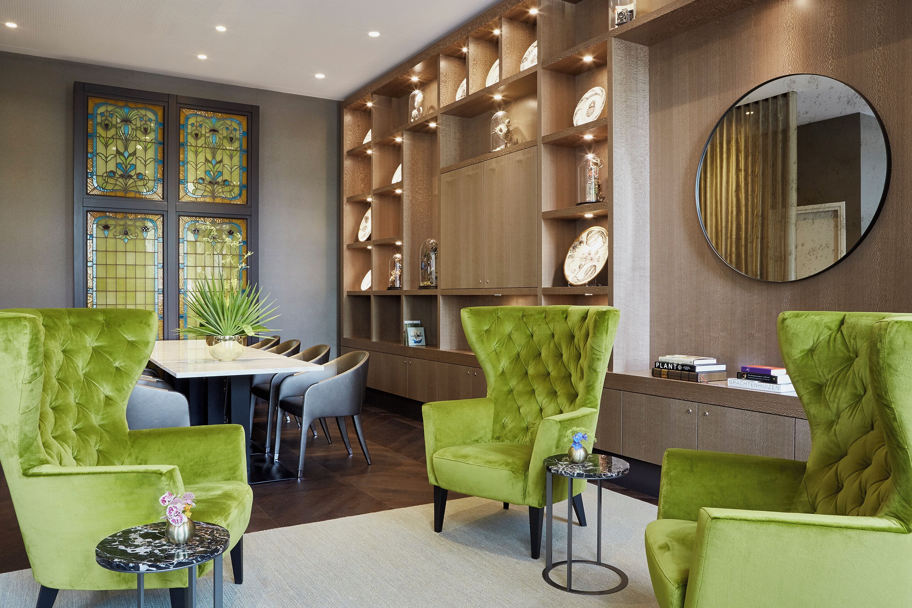 Twin Room (with Club Access) | Minibar, in-room safe, desk, laptop workspace