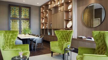 Twin Room (with Club Access) | Minibar, in-room safe, desk, laptop workspace