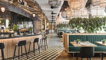 Breakfast, dinner, brunch served; alfresco dining