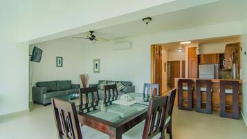 Traditional Double Room | Living room | 52-inch plasma TV with cable channels, TV