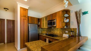 Traditional Double Room | Private kitchen | Coffee/tea maker, full-sized fridge, microwave, oven - Bayrock 1 (Sosúa)