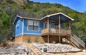 Cabin (Blue Cabin) | 1 bedroom, iron/ironing board, free WiFi - Pinos Altos Cabins (Silver City)