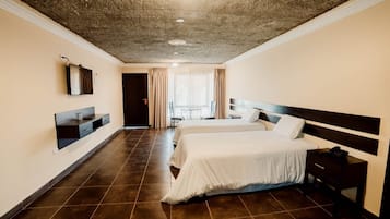 Phòng đôi Tiêu chuẩn | Chăn bông, minibar, bàn ủi/dụng cụ ủi quần áo