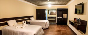 Down duvets, minibar, iron/ironing board, free WiFi - HACIENDA SAN JUAN RESORT   (San Juan Bautista)
