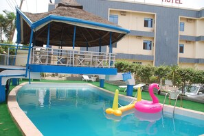 Outdoor pool - Peace Haven Hotel (Abuja)