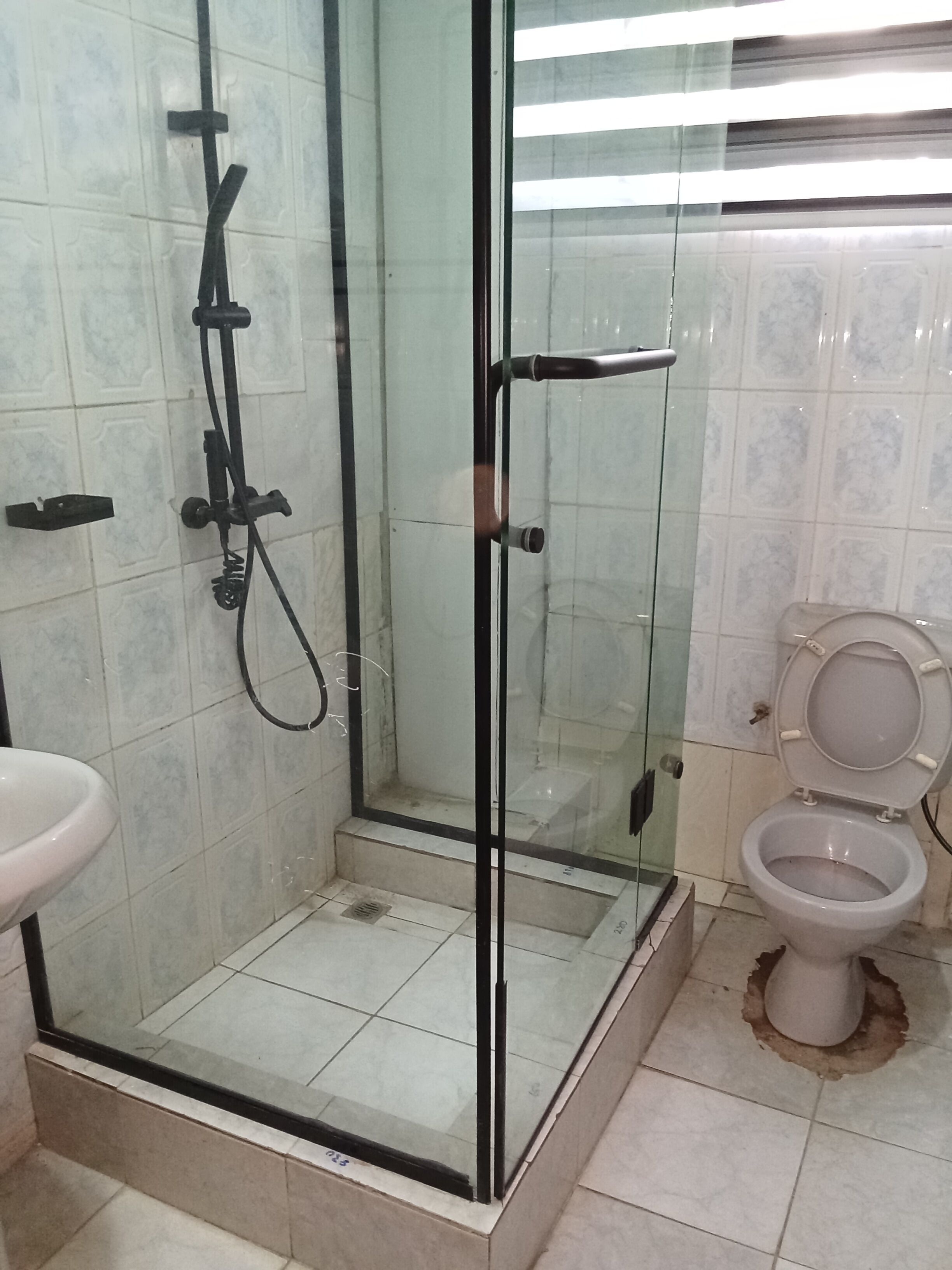Standard Room | Bathroom | Shower, rainfall showerhead, free toiletries, towels