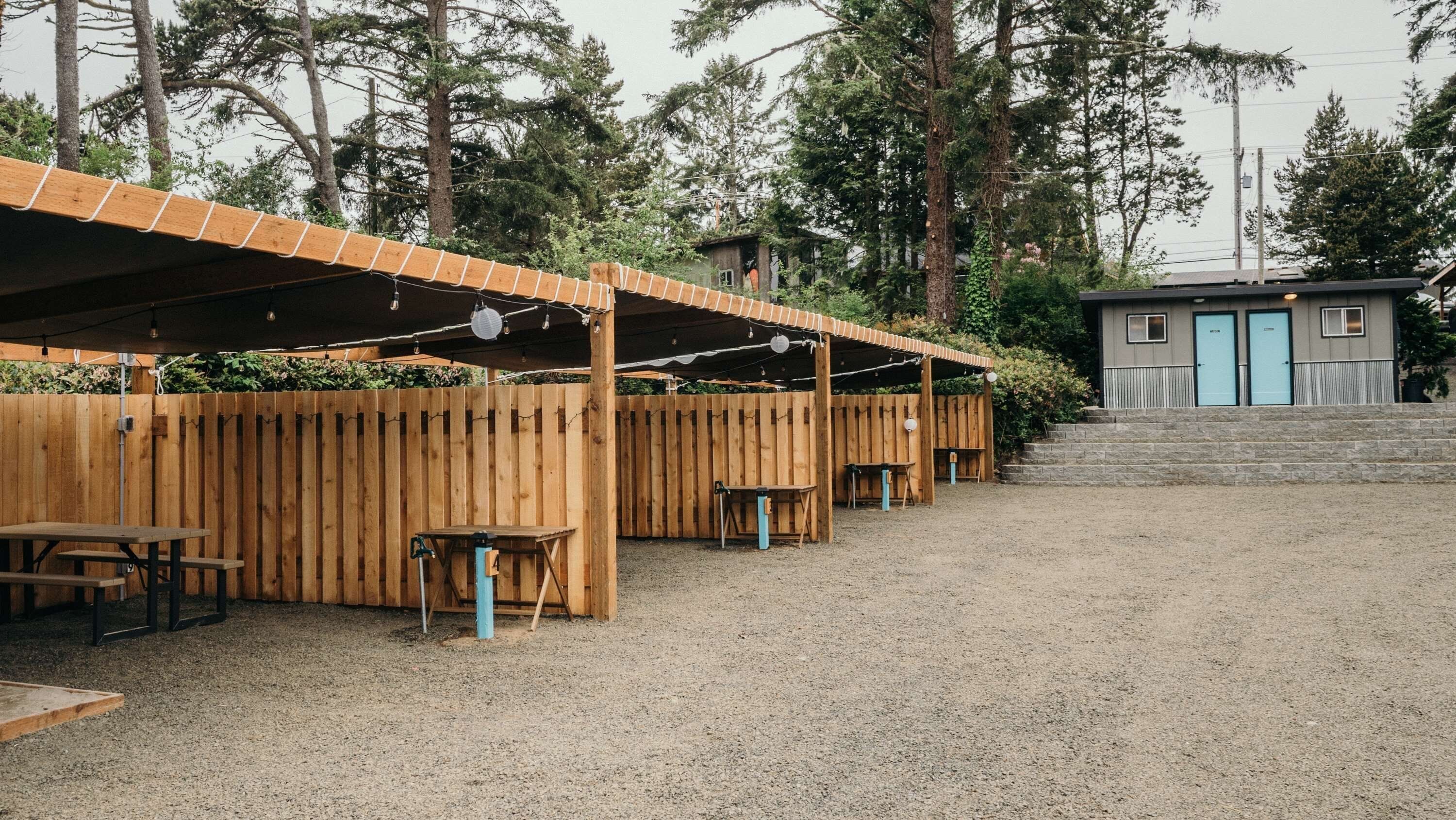 Covered Campsite | Accès au Wi-Fi (inclus), literie fournie