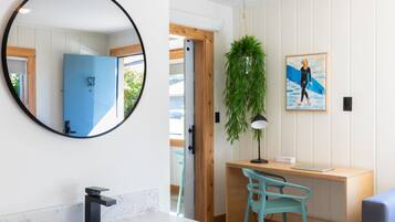 Suite (King w/Bunk Bed) | Bathroom | Shower, free toiletries, towels