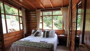 Minibar, in-room safe, desk, iron/ironing board (on request) - Hotel Villeta Resort (Villeta)