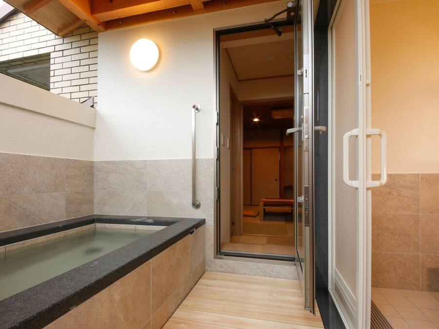 Literie de qualité supérieure, coffres-forts dans les chambres