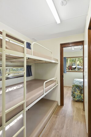 Standard Cabin | Living area