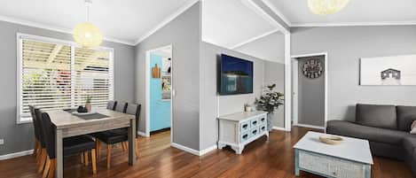 Family House | In-room dining