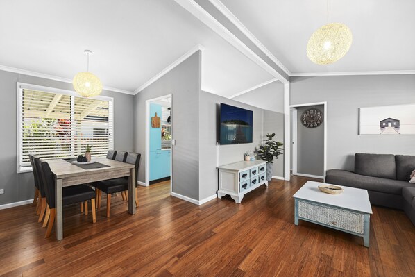 Family House | In-room dining