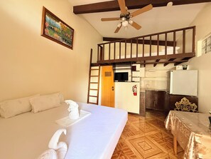 Deluxe Room | Iron/ironing board, bed sheets - Cocomango's Resort (Panglao)