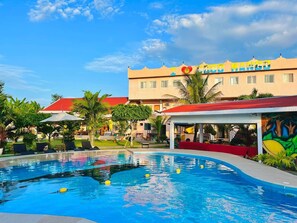 Property grounds - Cocomango's Resort (Panglao)