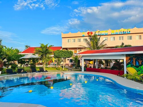 Cocomango's Resort