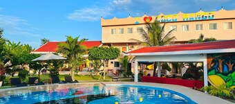 Cocomango's Resort