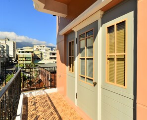 Superior Double Room, Balcony | Individually decorated, individually furnished, desk, blackout drapes - CheeseBon (Hualien City)