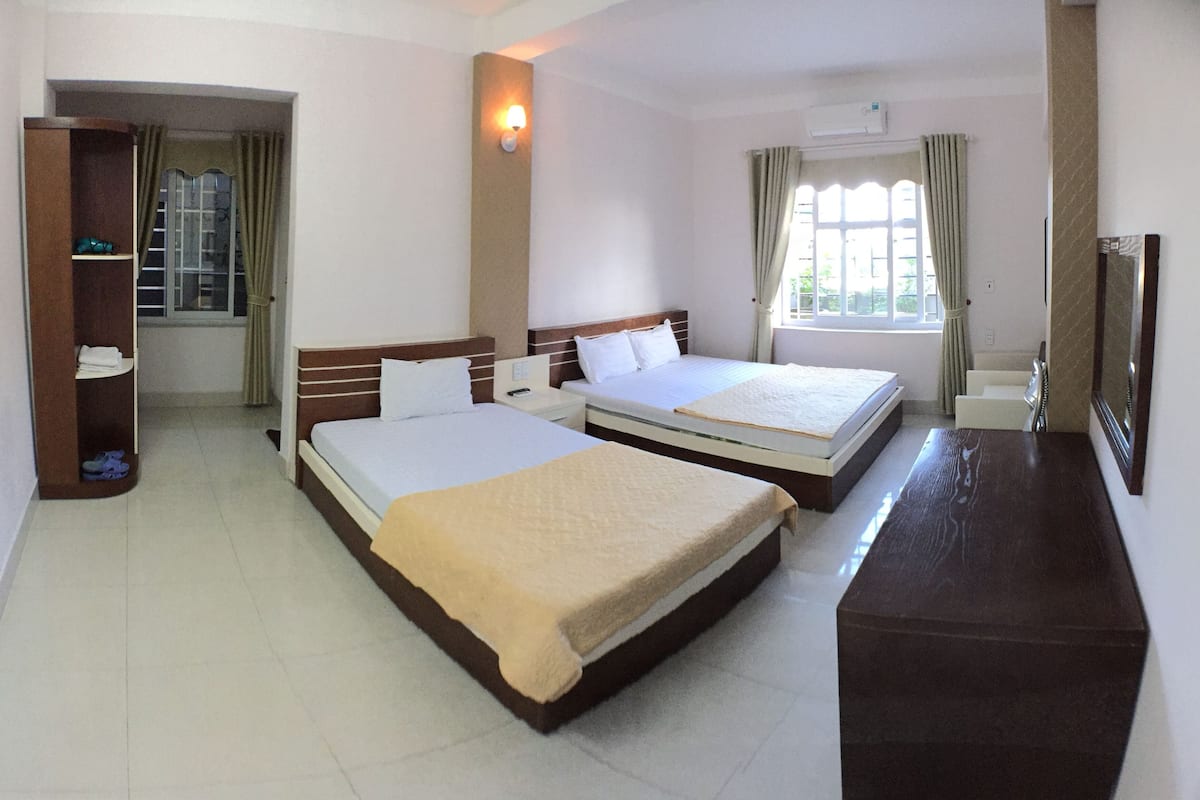 Phòng 3 cơ bản | Minibar, két bảo mật tại phòng, bàn