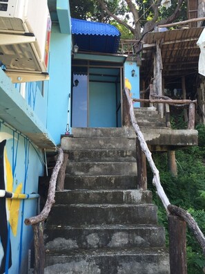 Exterior - Hidden Cliff Hostel (Ko Lanta)