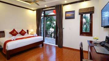 Deluxe Double Room, Pool View | Minibar, in-room safe, desk, soundproofing