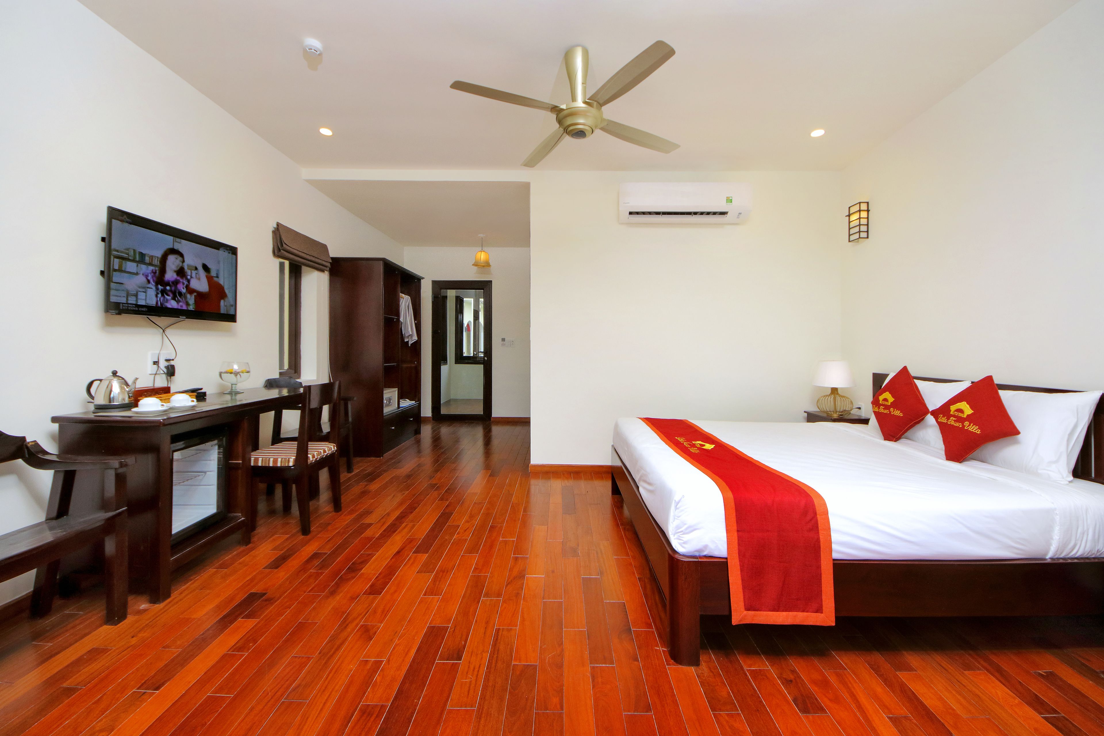 minibar, in-room safe, desk, soundproofing