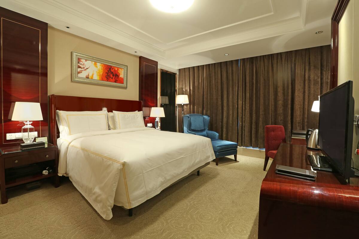 1 bedroom, minibar, in-room safe, desk