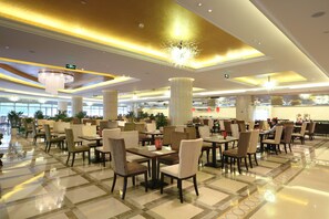 Daily buffet breakfast (CNY 128 per person) - Parkview Hotel Taiyuan (Taiyuan)