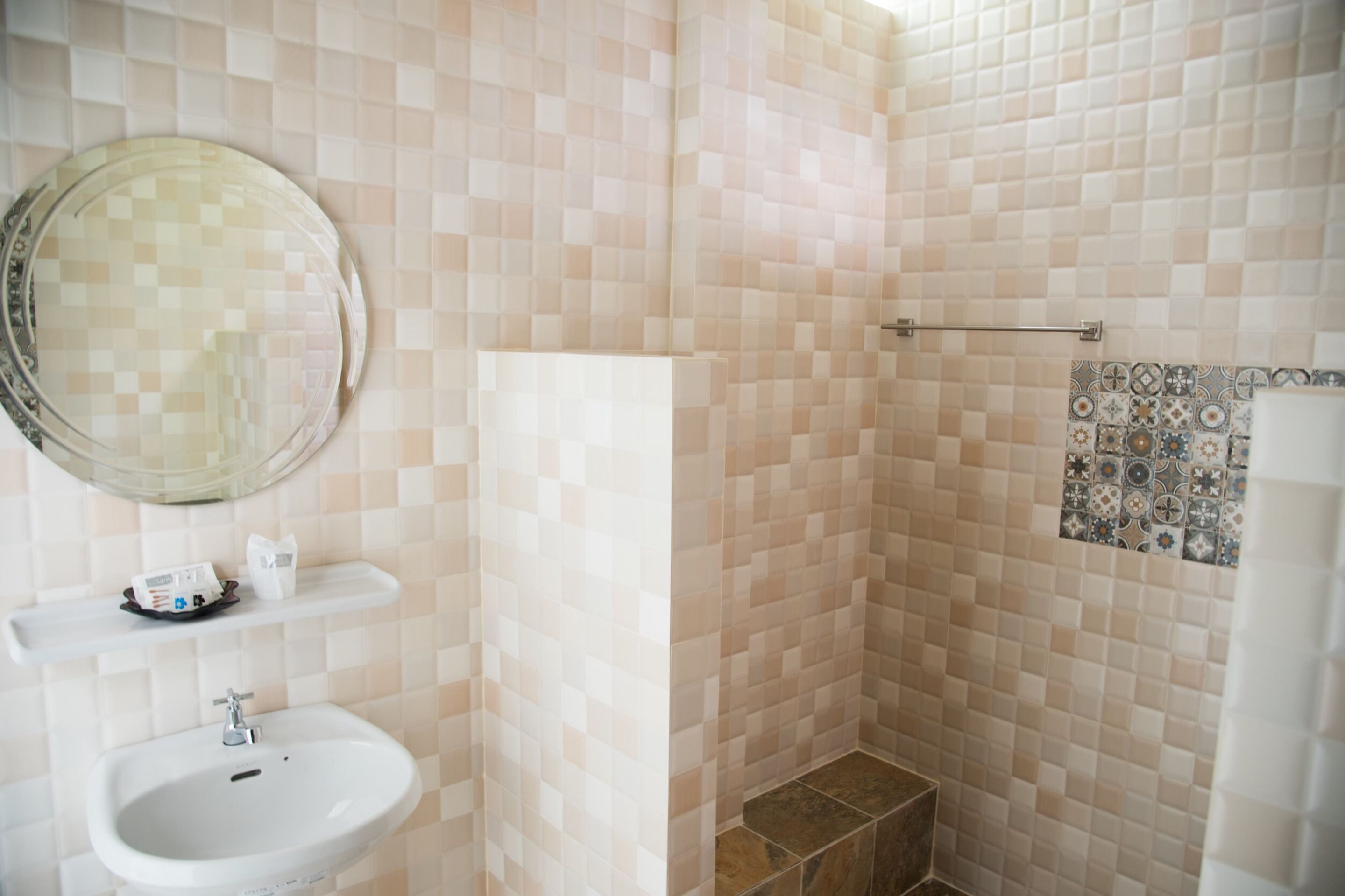 shower, free toiletries, hair dryer, slippers