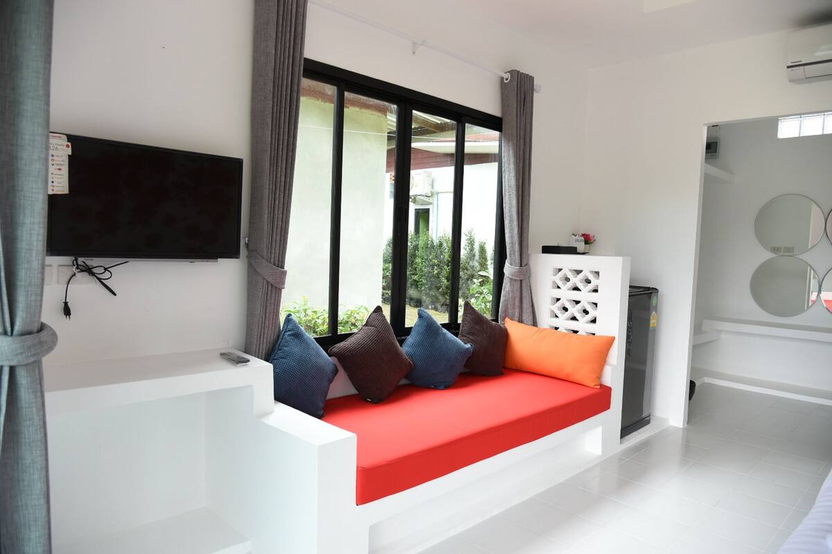 minibar, in-room safe, desk, blackout curtains