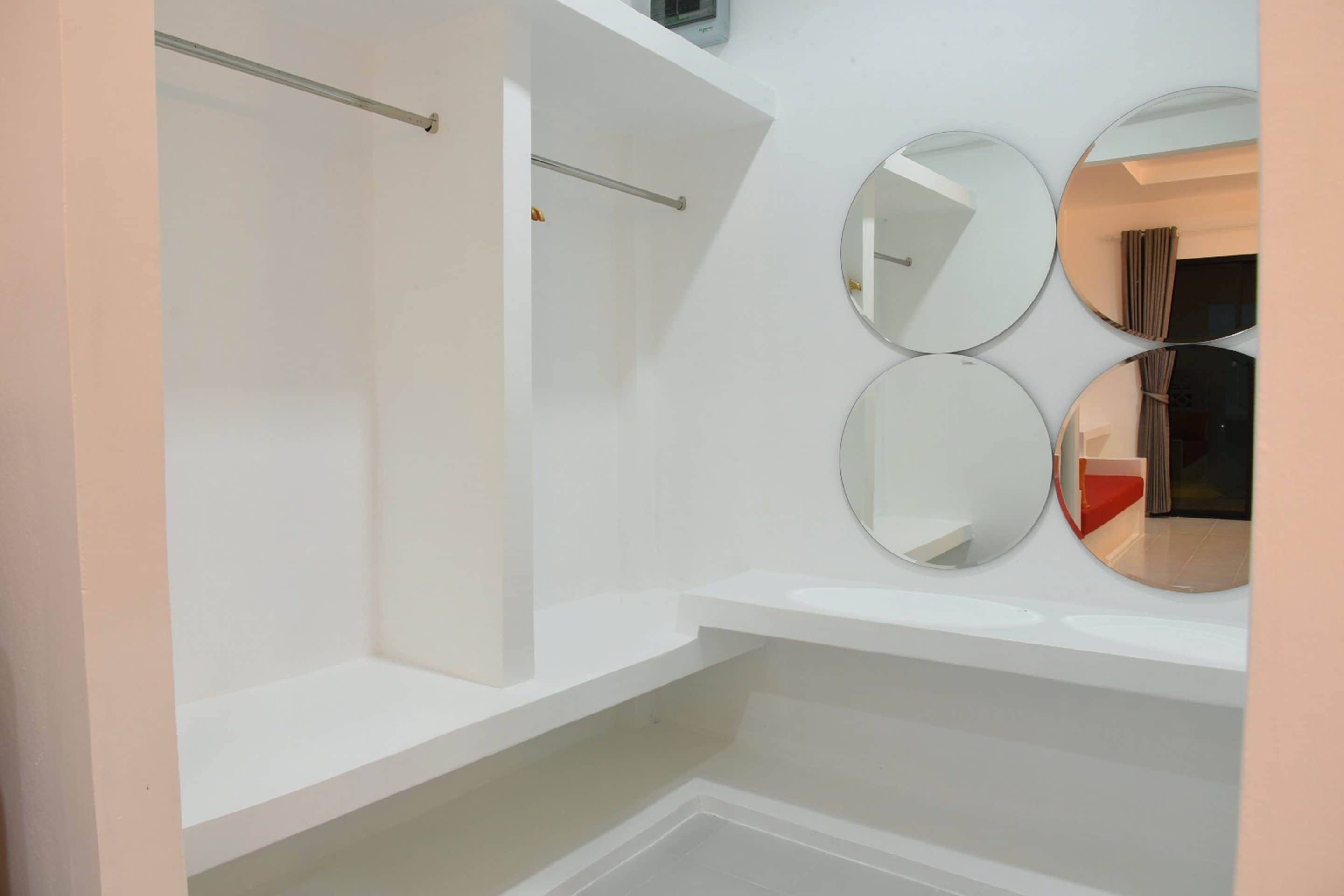 minibar, in-room safe, desk, blackout curtains