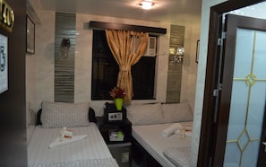 Kamar Triple Standar | Brankas dan Wi-Fi gratis