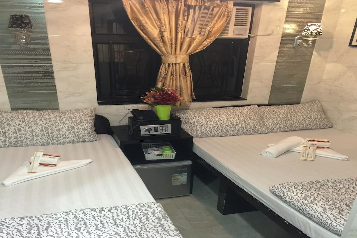 In-room safe, free WiFi