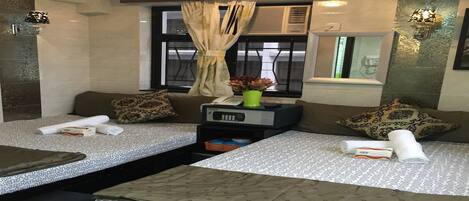 Standard Family Room | In-room safe, free WiFi